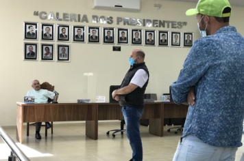 Foto - Padre que assumiu Paróquia de Chavantes visita a sede da Câmara